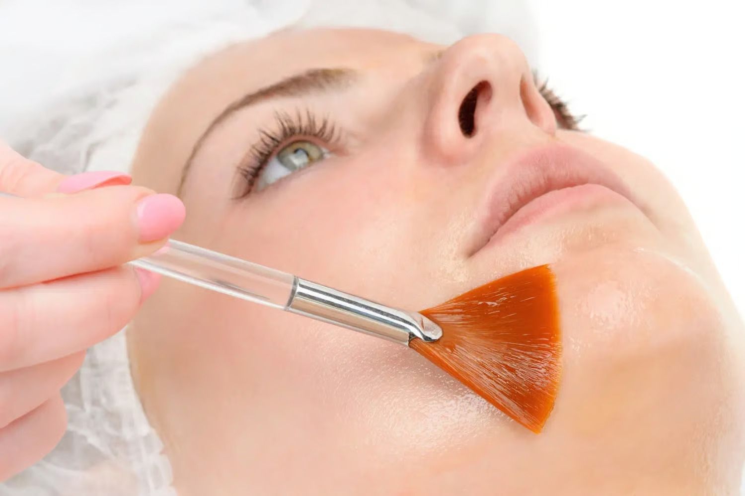 Manuka Peel treatment at BIANCA CLINIC.