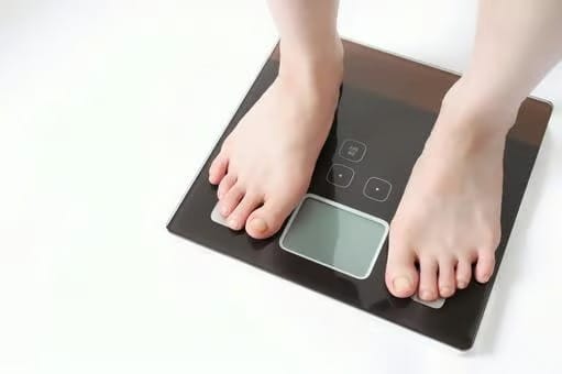 Monitoring weight changes during peptide therapy for weight loss
