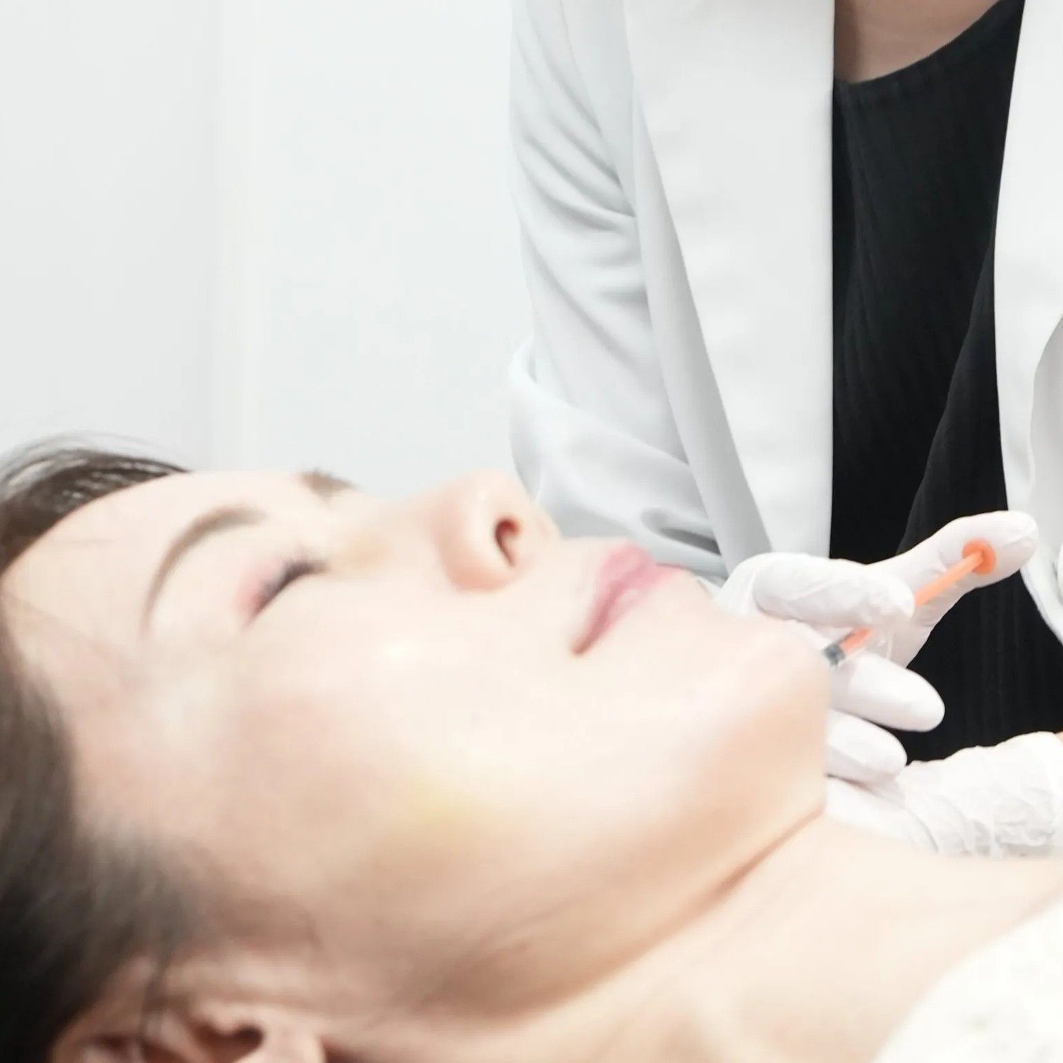 a look at an injection procedure at Bianca Clinic.