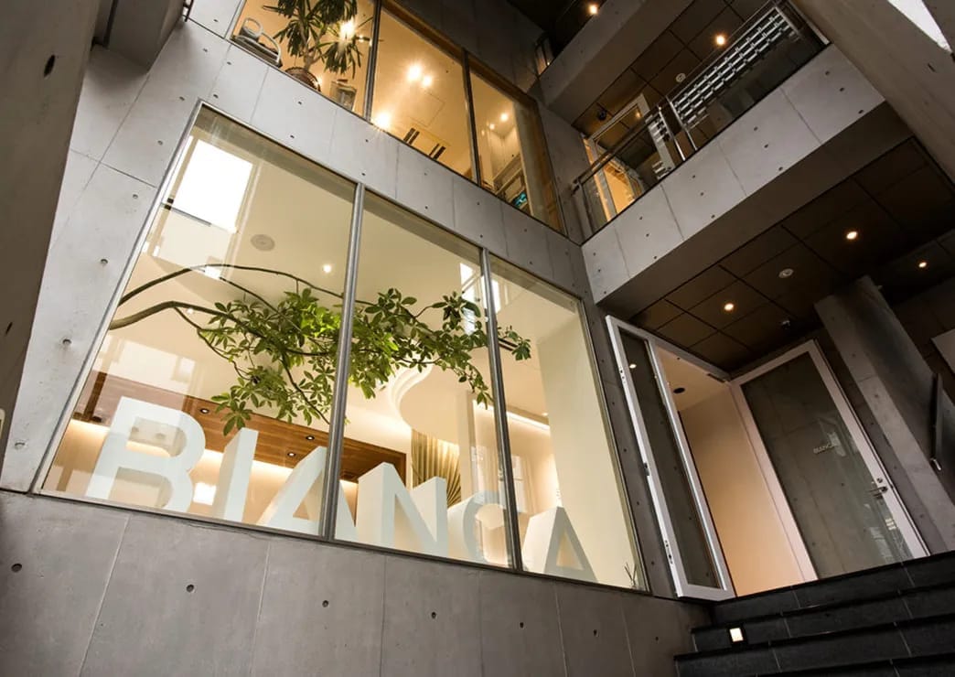 BIANCA CLINIC Tokyo for stem cell hair loss treatment consultations